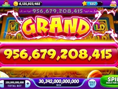 Fortunica Casino Interface - Slot Machine Action